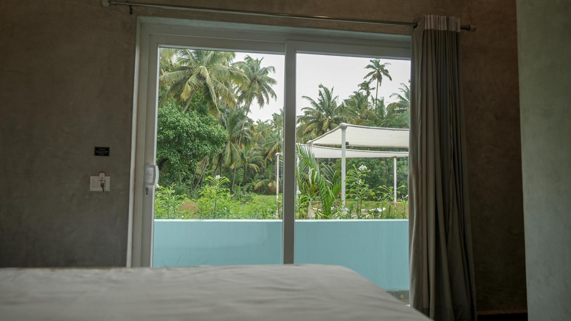 Whiteflower Resort Morjim Exterior foto