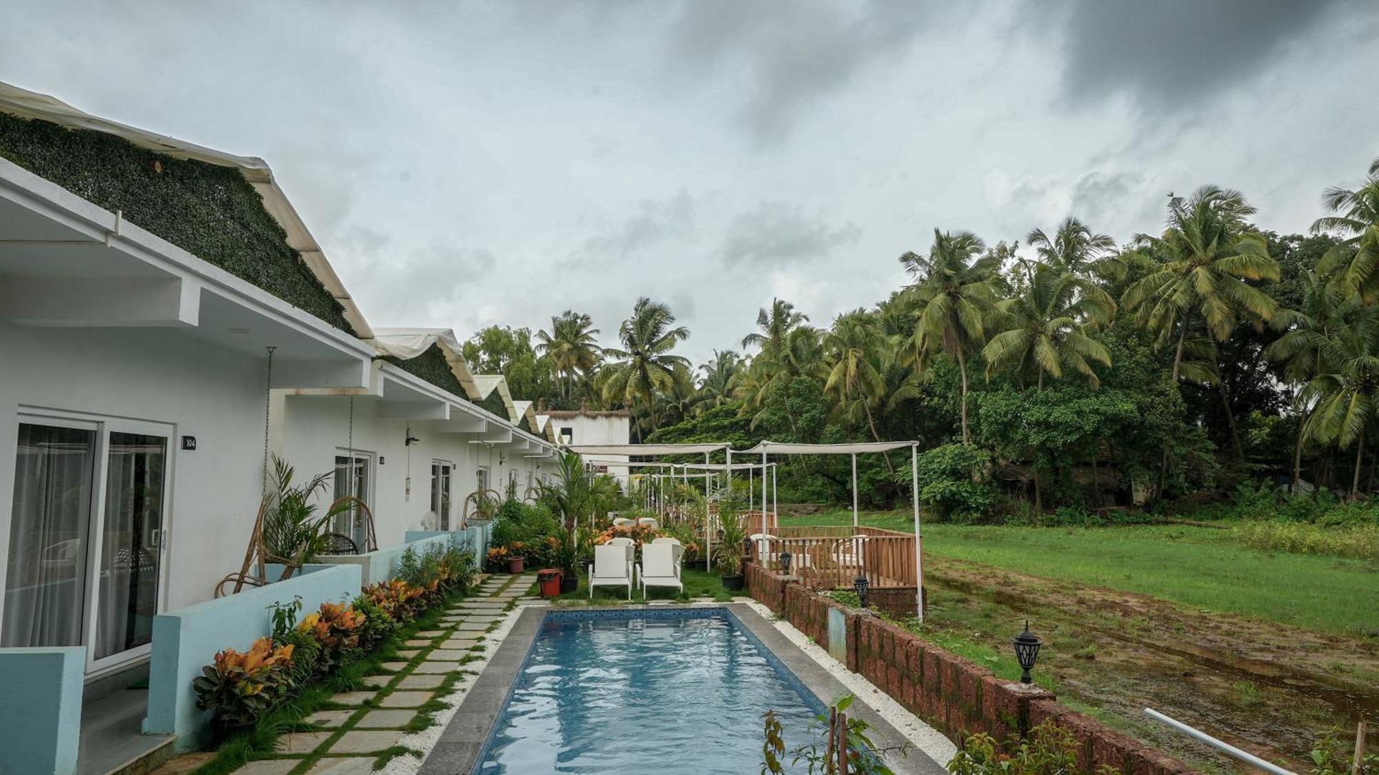 Whiteflower Resort Morjim Exterior foto